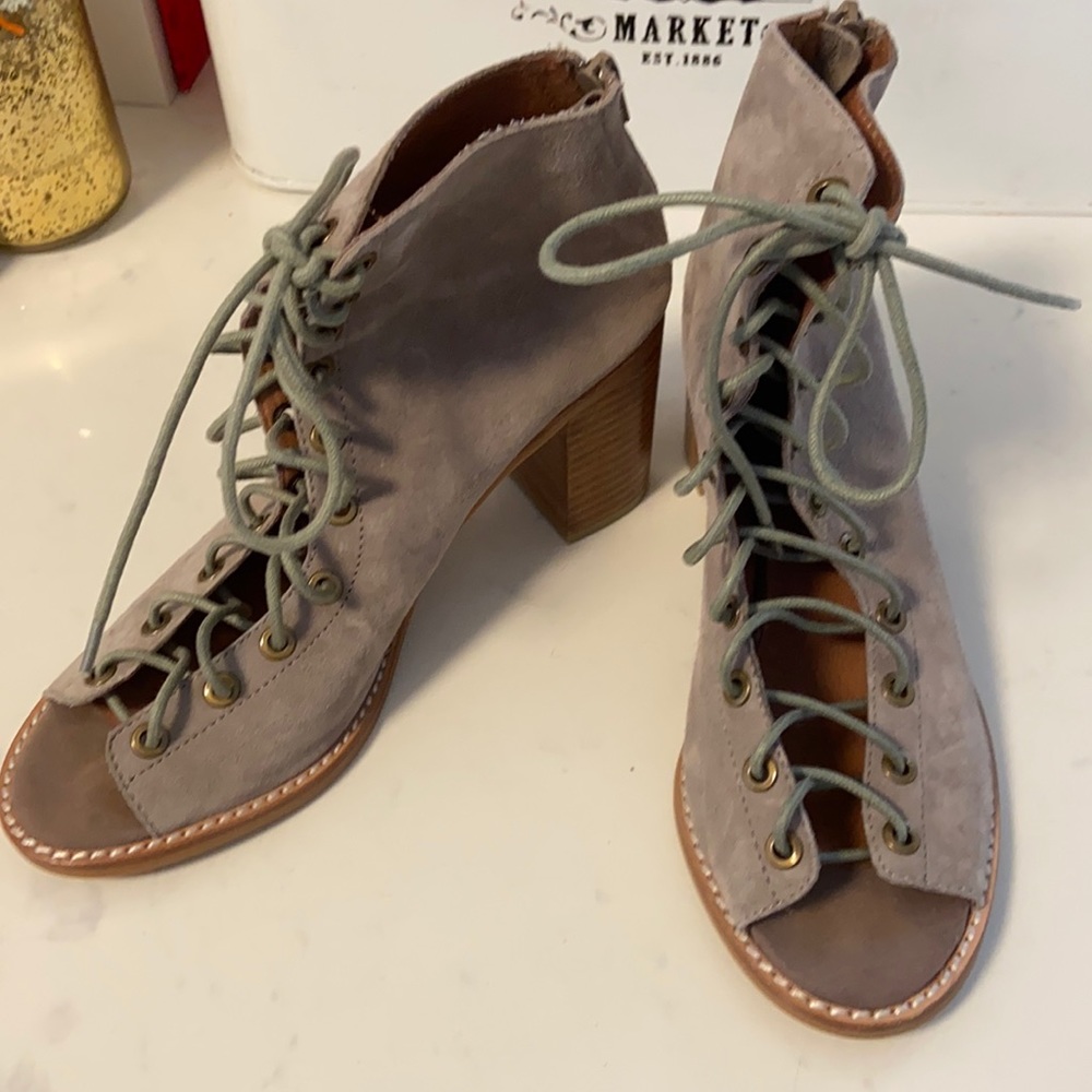 Stylish Gray Lace-Up Heeled Sandals